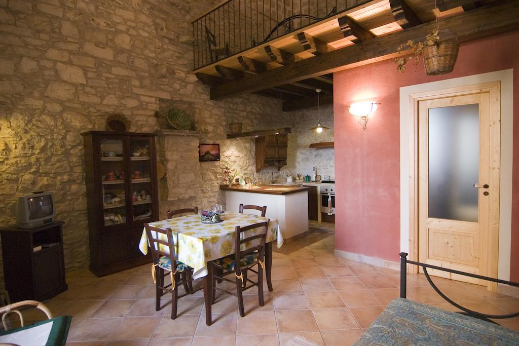 Santa Teresa Apartment Erice Room photo