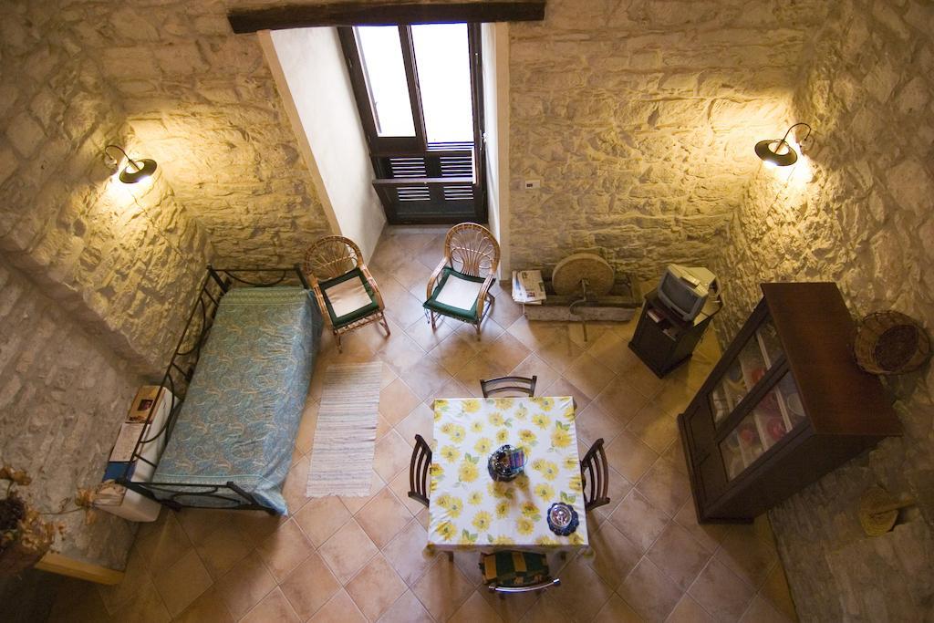 Santa Teresa Apartment Erice Room photo