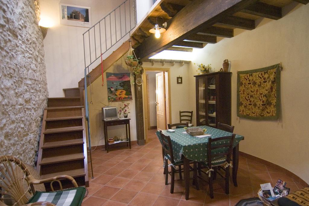 Santa Teresa Apartment Erice Room photo